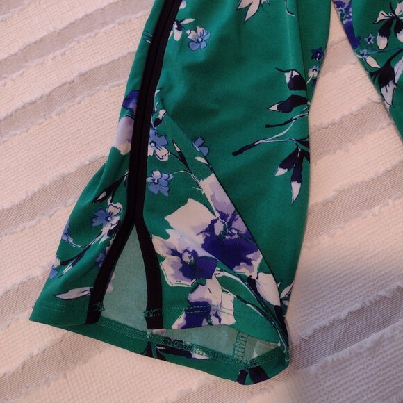 Liz Claiborne Career Blouse with silver accent - Picture 8 of 10